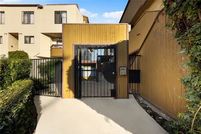 $630,000 | 1024 South Marengo Avenue, Unit 6, Alhambra, CA 91803