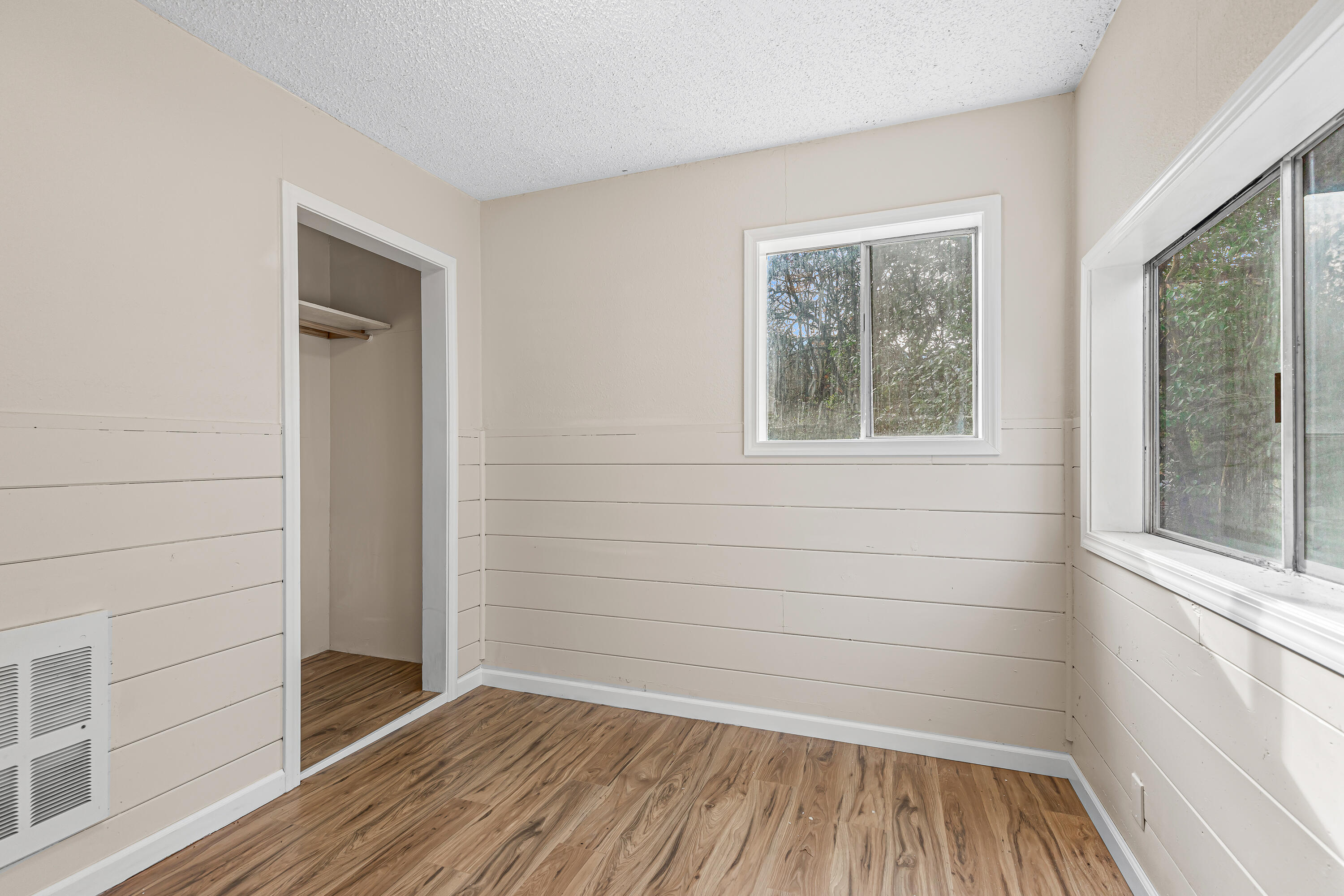 180 Long Acres Road Grants Pass, OR 97527 - Photo 18 of 35 9R9A9058