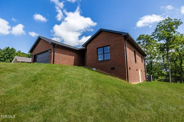 $389,900 | 134 Patriot Crossing, Unit 9, Greeneville, TN 37745