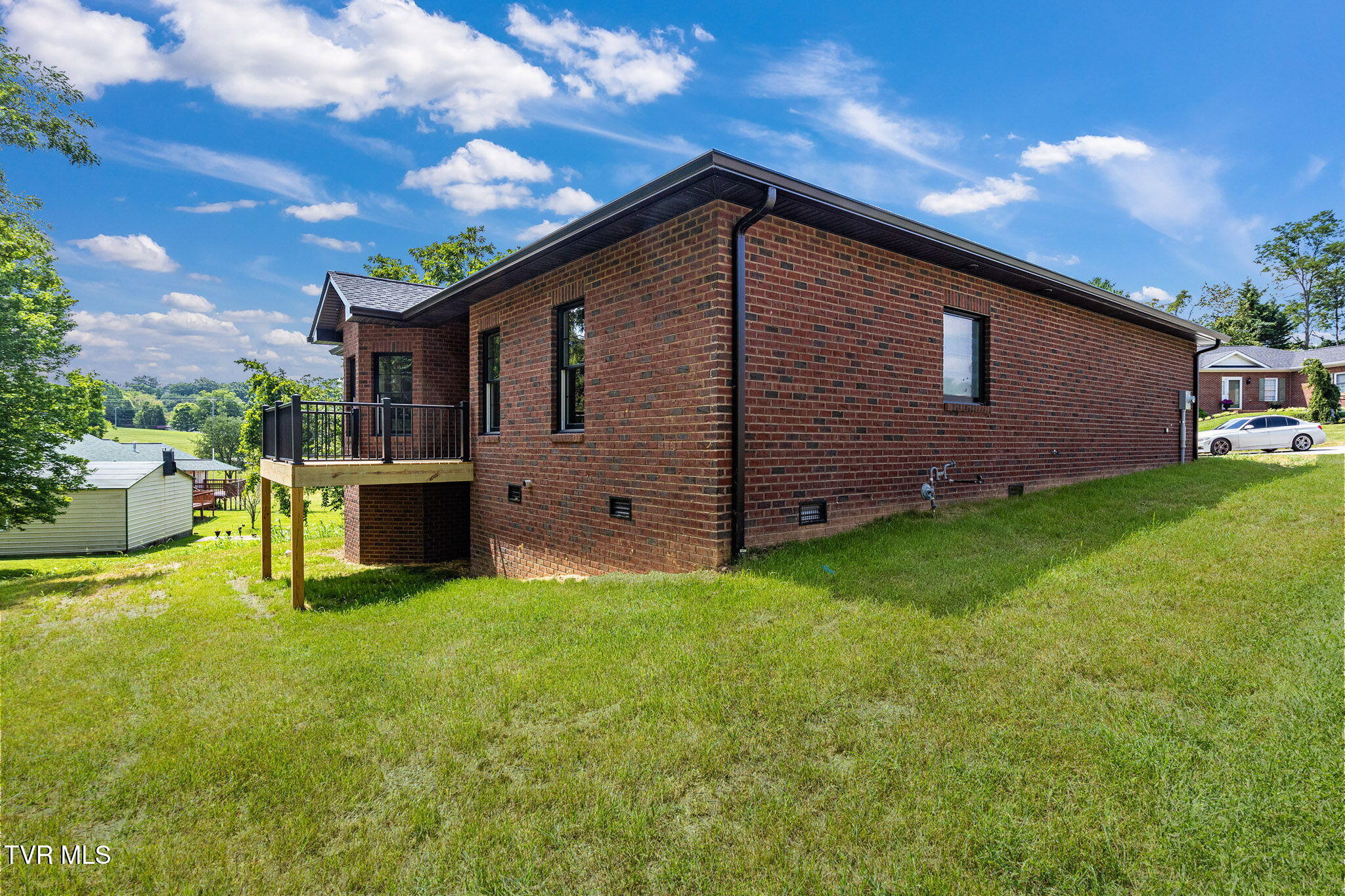 134 Patriot Crossing, Unit 9 Greeneville, TN 37745 - Photo 4 of 26 4-web-or-mls-IMG_4215