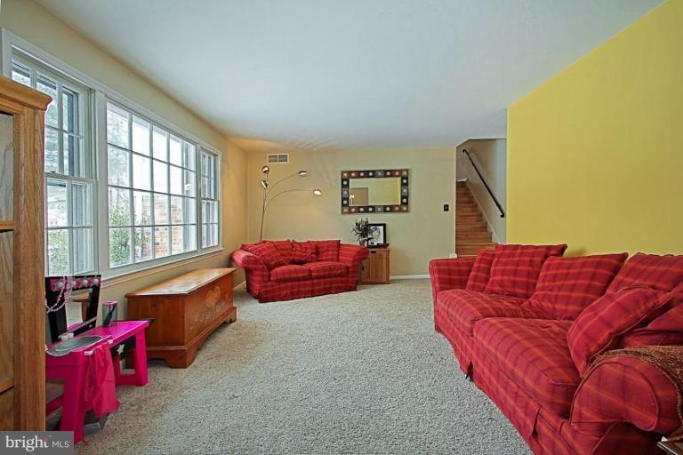 7412 Calico Court Springfield, VA 22153 - Photo 4 of 11 Living Room