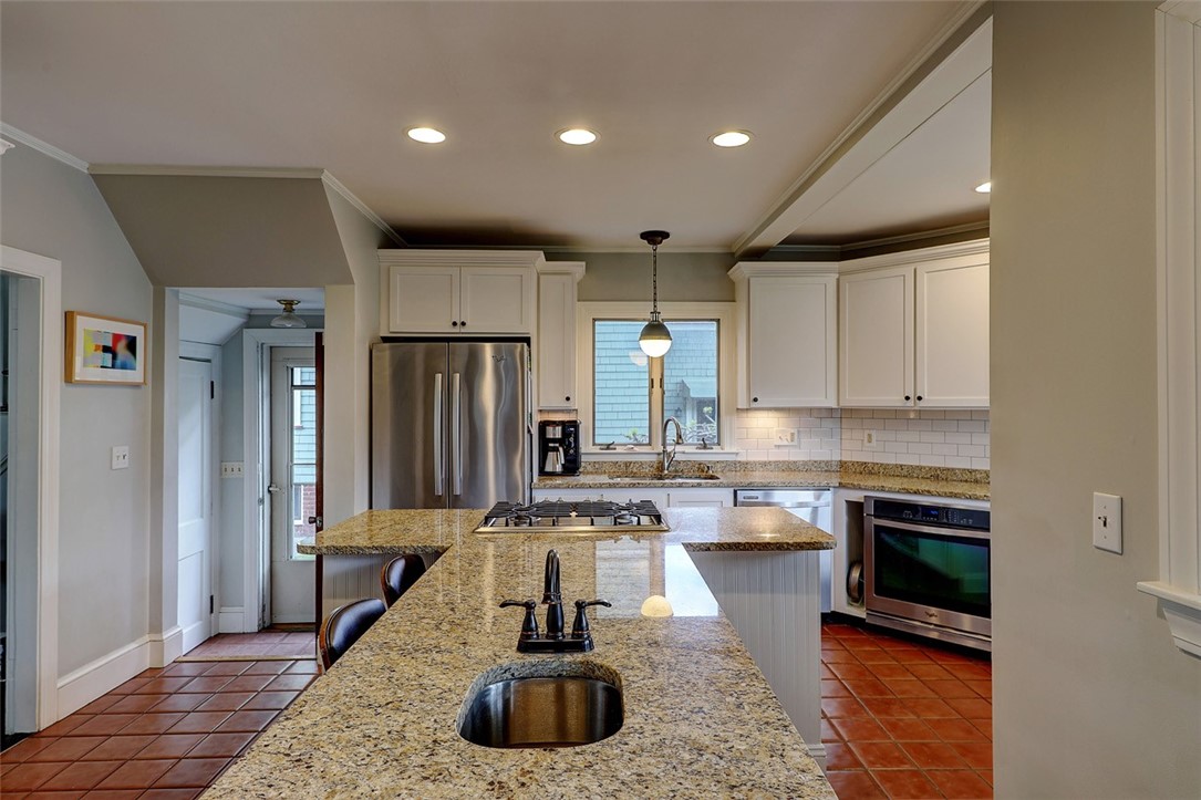 62 Chiswick Road Cranston, RI 02905 - Photo 23 of 45