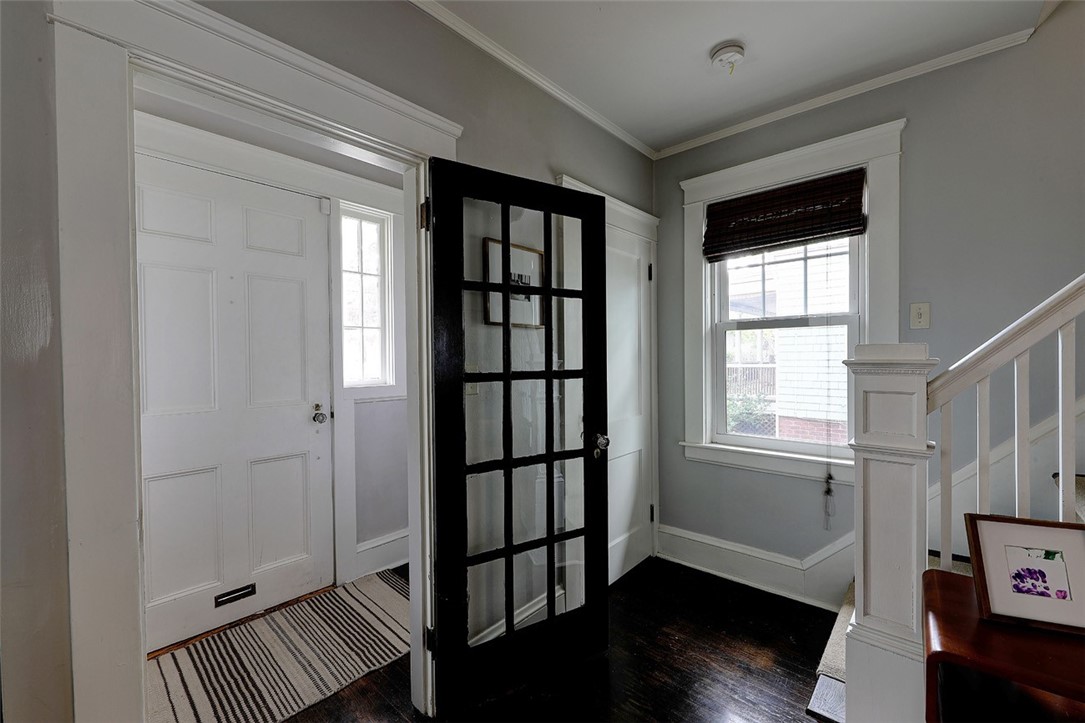 62 Chiswick Road Cranston, RI 02905 - Photo 3 of 45