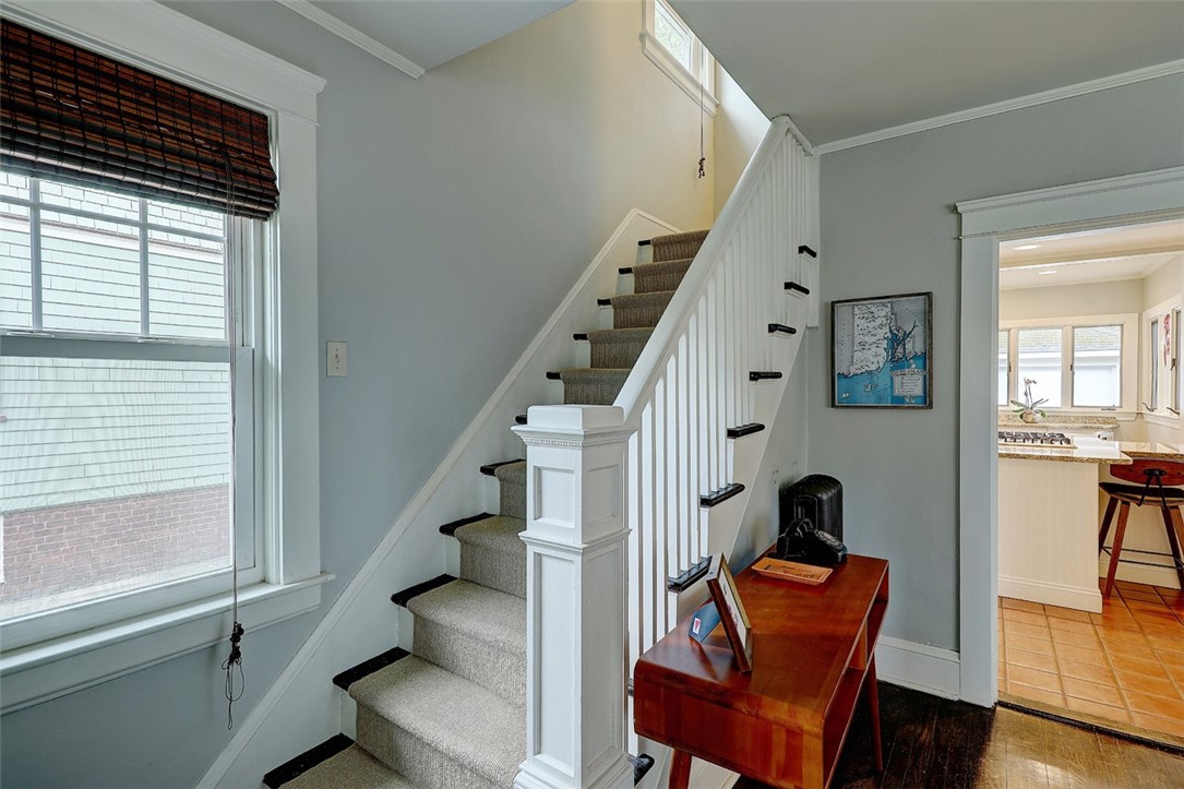 62 Chiswick Road Cranston, RI 02905 - Photo 31 of 45