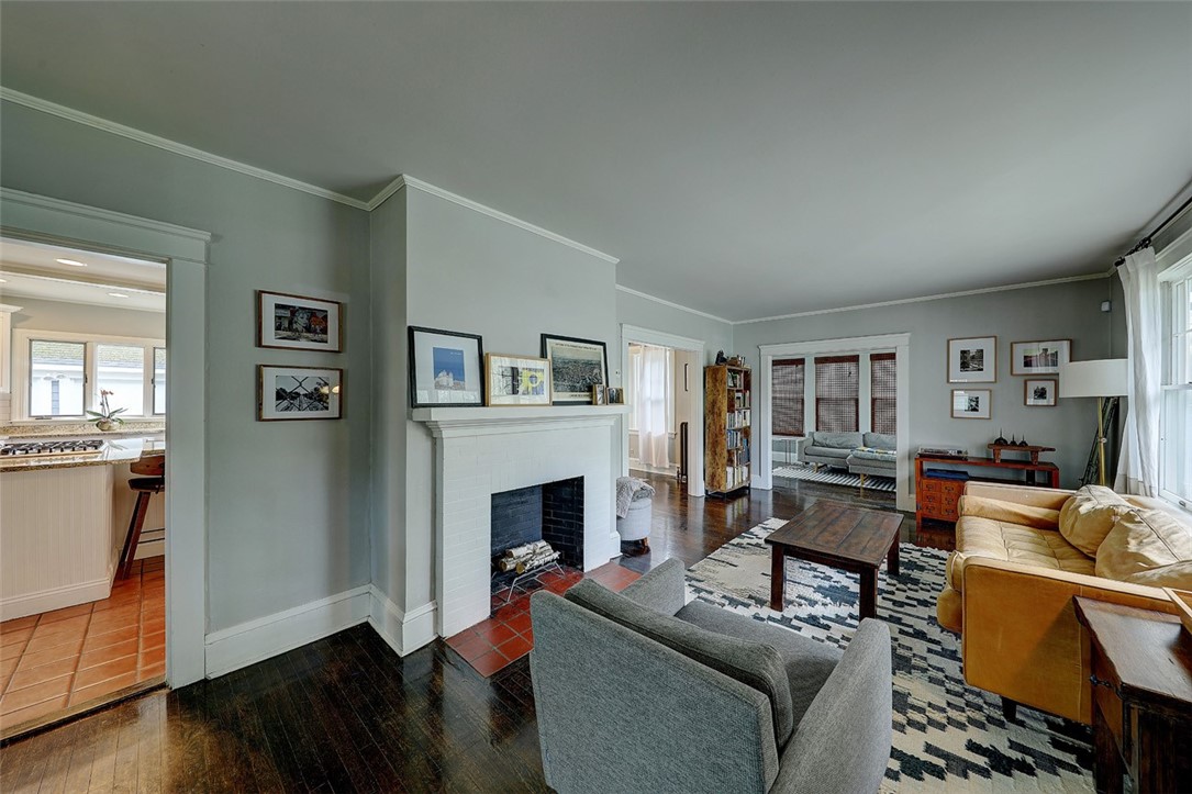 62 Chiswick Road Cranston, RI 02905 - Photo 6 of 45