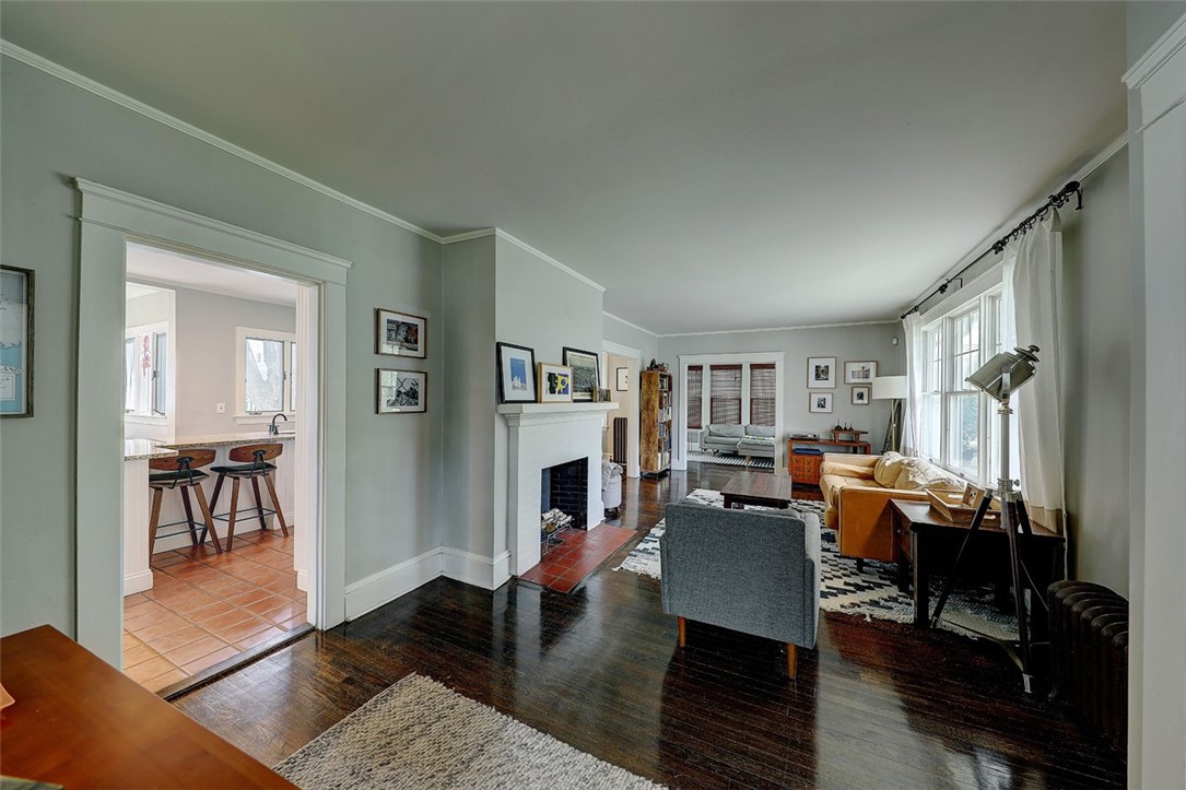 62 Chiswick Road Cranston, RI 02905 - Photo 7 of 45