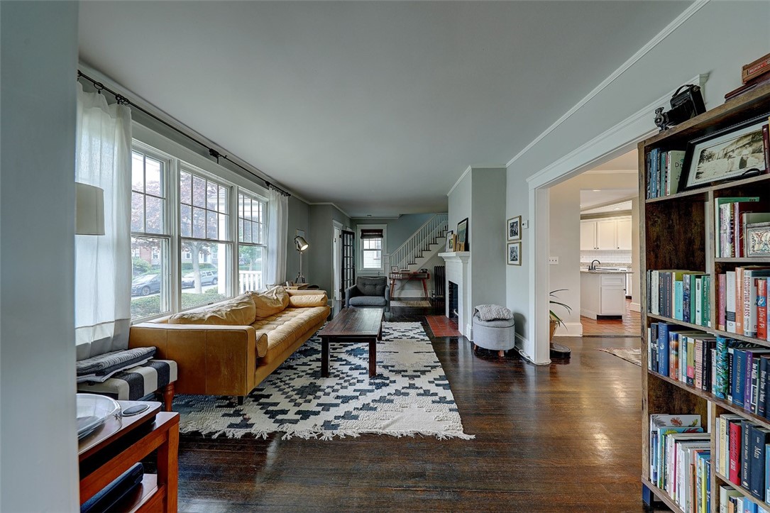 62 Chiswick Road Cranston, RI 02905 - Photo 8 of 45