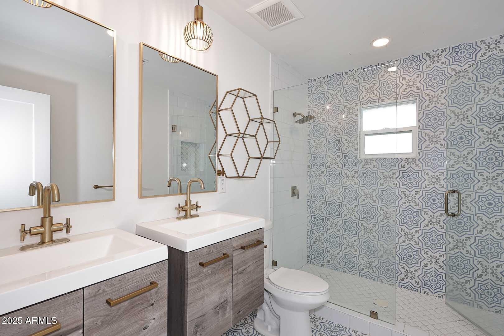 716 West 11th Street Tempe, AZ 85281 - Photo 22 of 43 Hall Bath