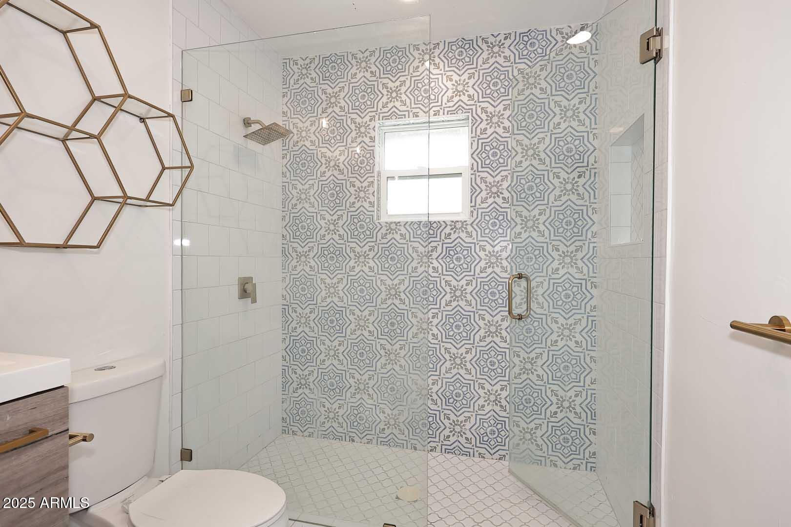 716 West 11th Street Tempe, AZ 85281 - Photo 23 of 43 Hall Bath-Shower
