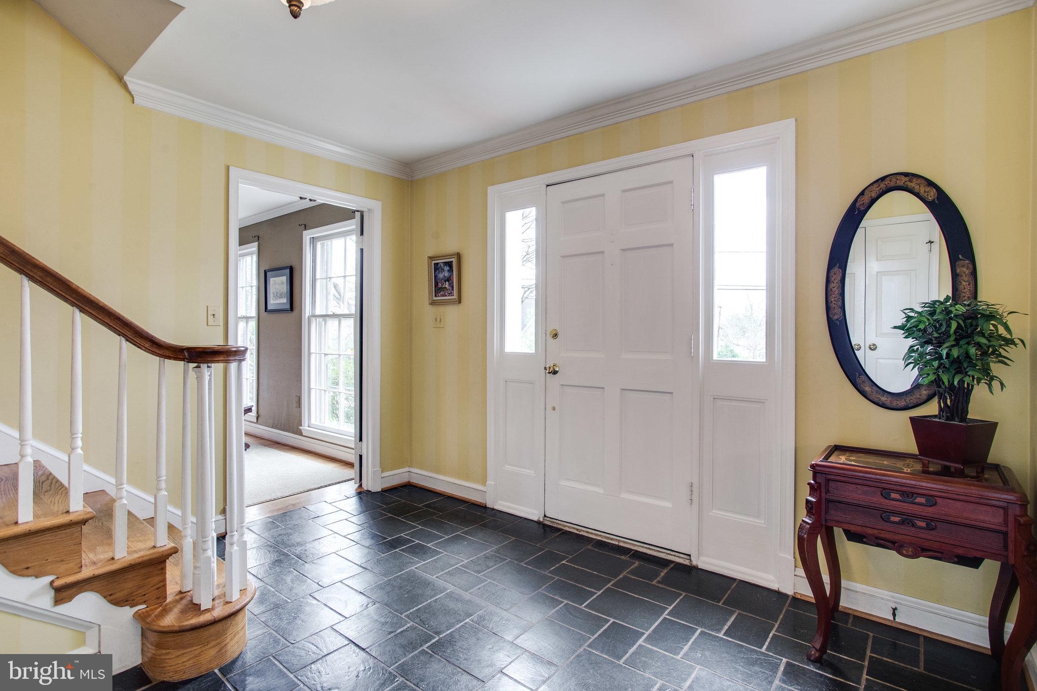 1713 Birch Road McLean, VA 22101 - Photo 3 of 33 Large welcoming foyer