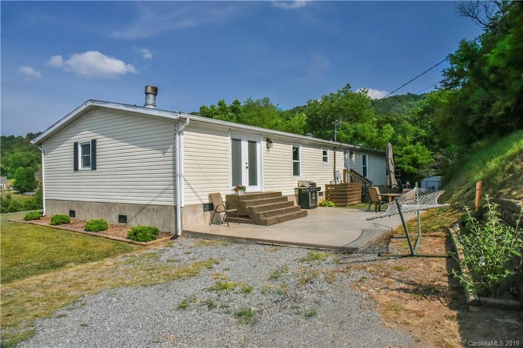 1355 Queentown Road Canton, NC 28716 - Photo 3 of 20