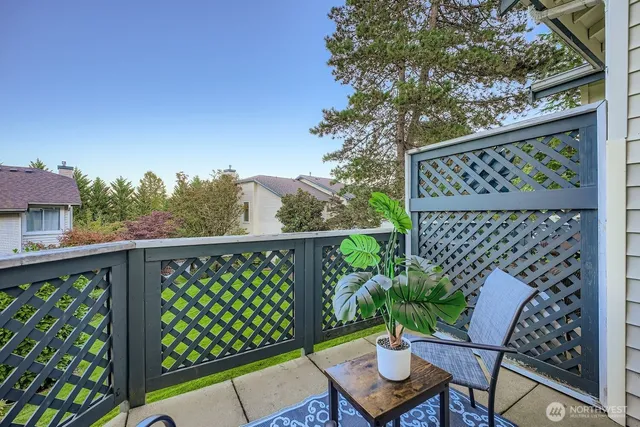 $650,000 | 2132 Northwest Pacific Yew Place, Issaquah, WA 98027