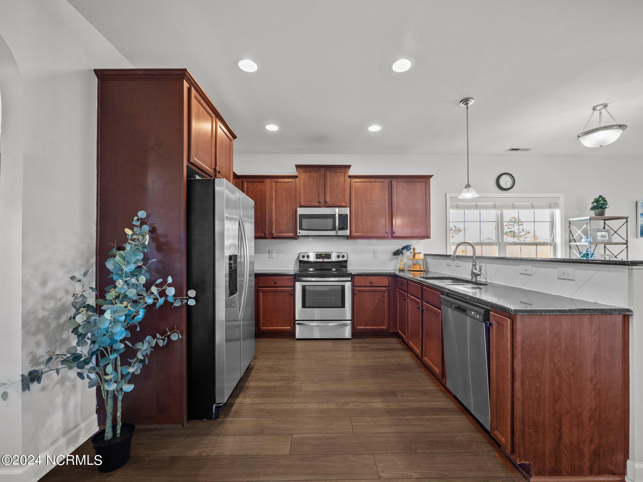 509 Romper Road Sneads Ferry, NC 28460 - Photo 10 of 42 Kitchen