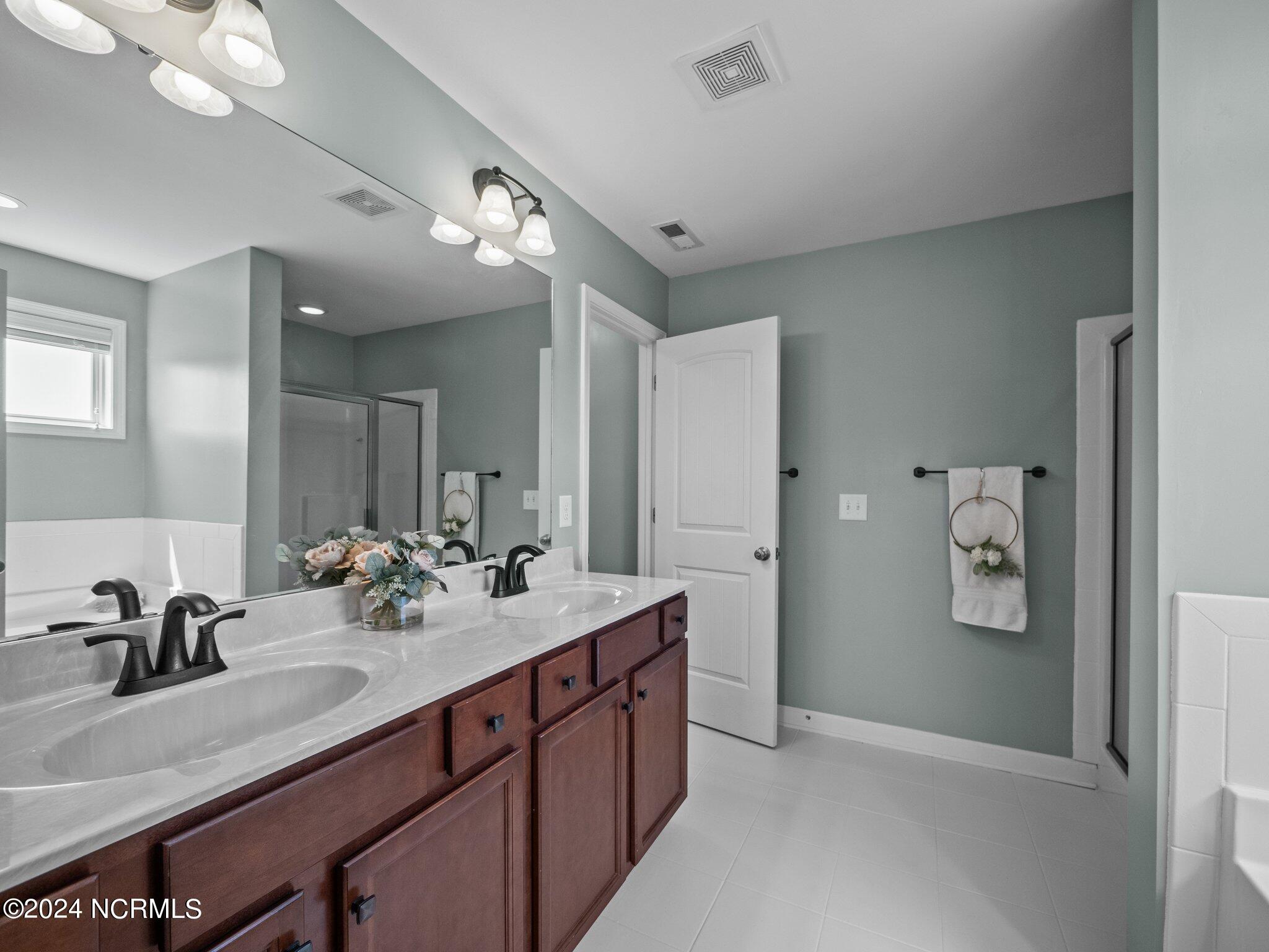 509 Romper Road Sneads Ferry, NC 28460 - Photo 18 of 42 Primary Bathroom - Bathroom # 1