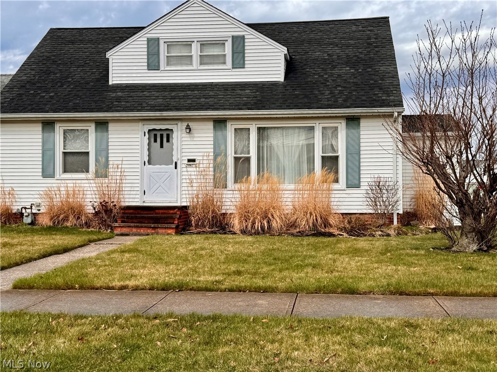 29967 Warren Road Wickliffe, OH 44092 - Photo 1 of 32 Front of home