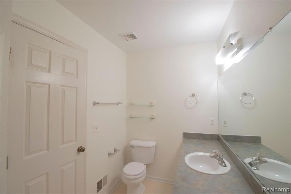 50546 Maurice Road Chesterfield, MI 48047 - Photo 13 of 24