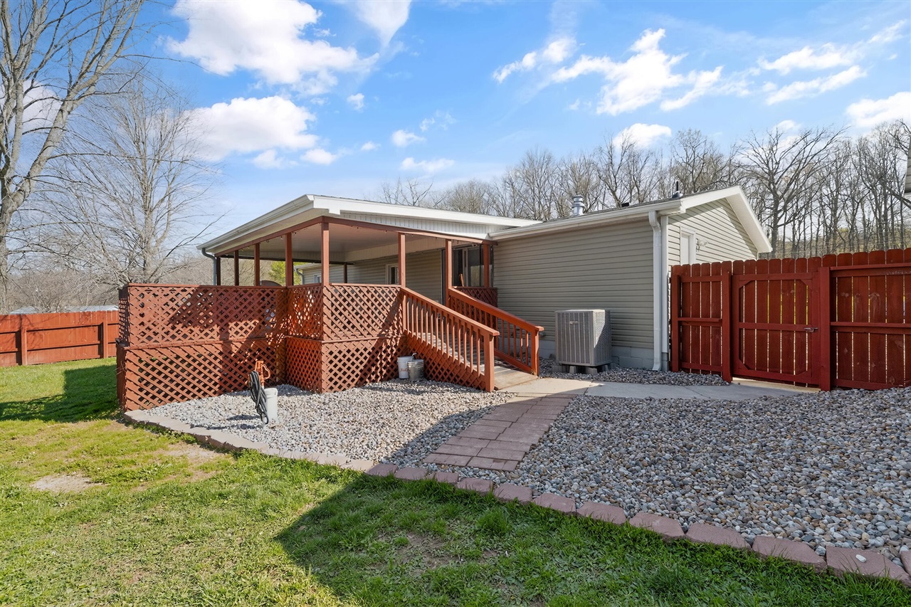 56504 Twin Lakes Road Cassopolis, MI 49031 - Photo 4 of 25