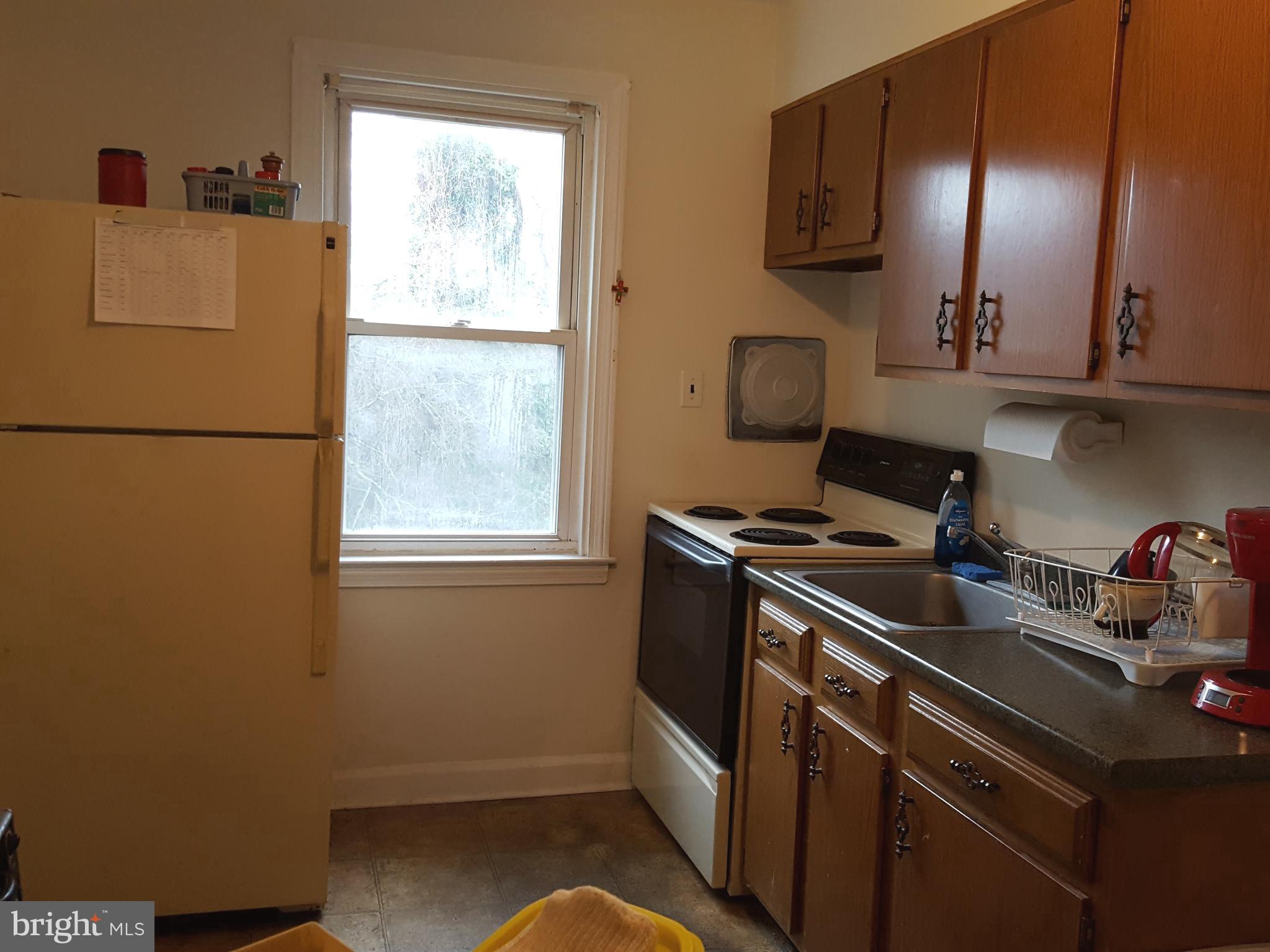 2204 Steele Road Drexel Hill, PA 19026 - Photo 16 of 19 Unit 2 Kitchen