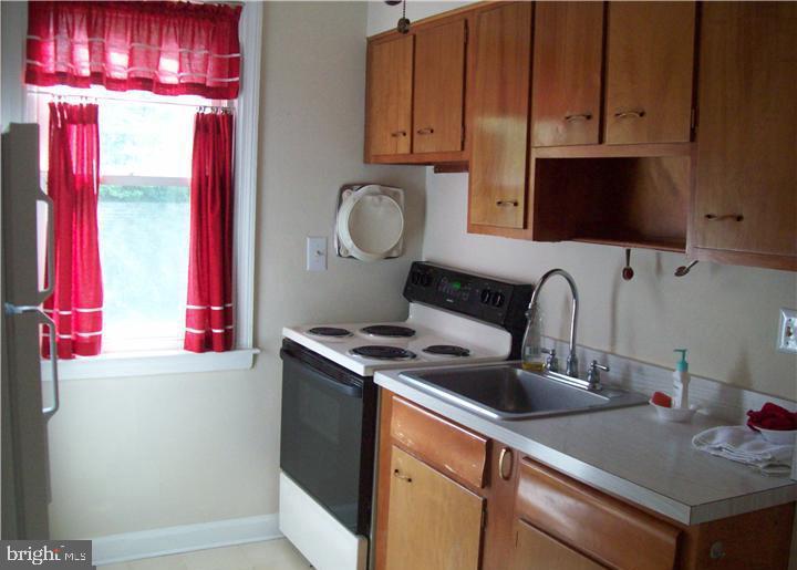 2204 Steele Road Drexel Hill, PA 19026 - Photo 8 of 19 Unit 1 Kitchen