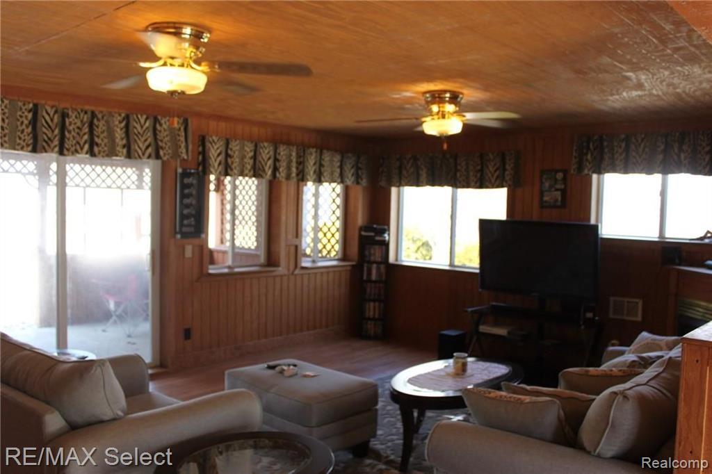 5297 North State Road Davison, MI 48423 - Photo 11 of 30 Gallery Image 11