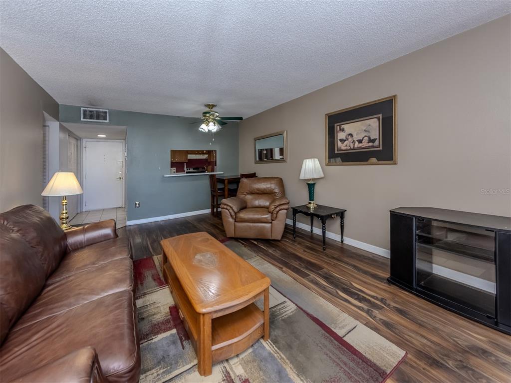 519 Albee Farm Road, Unit 201 Venice, FL 34285 - Photo 10 of 50