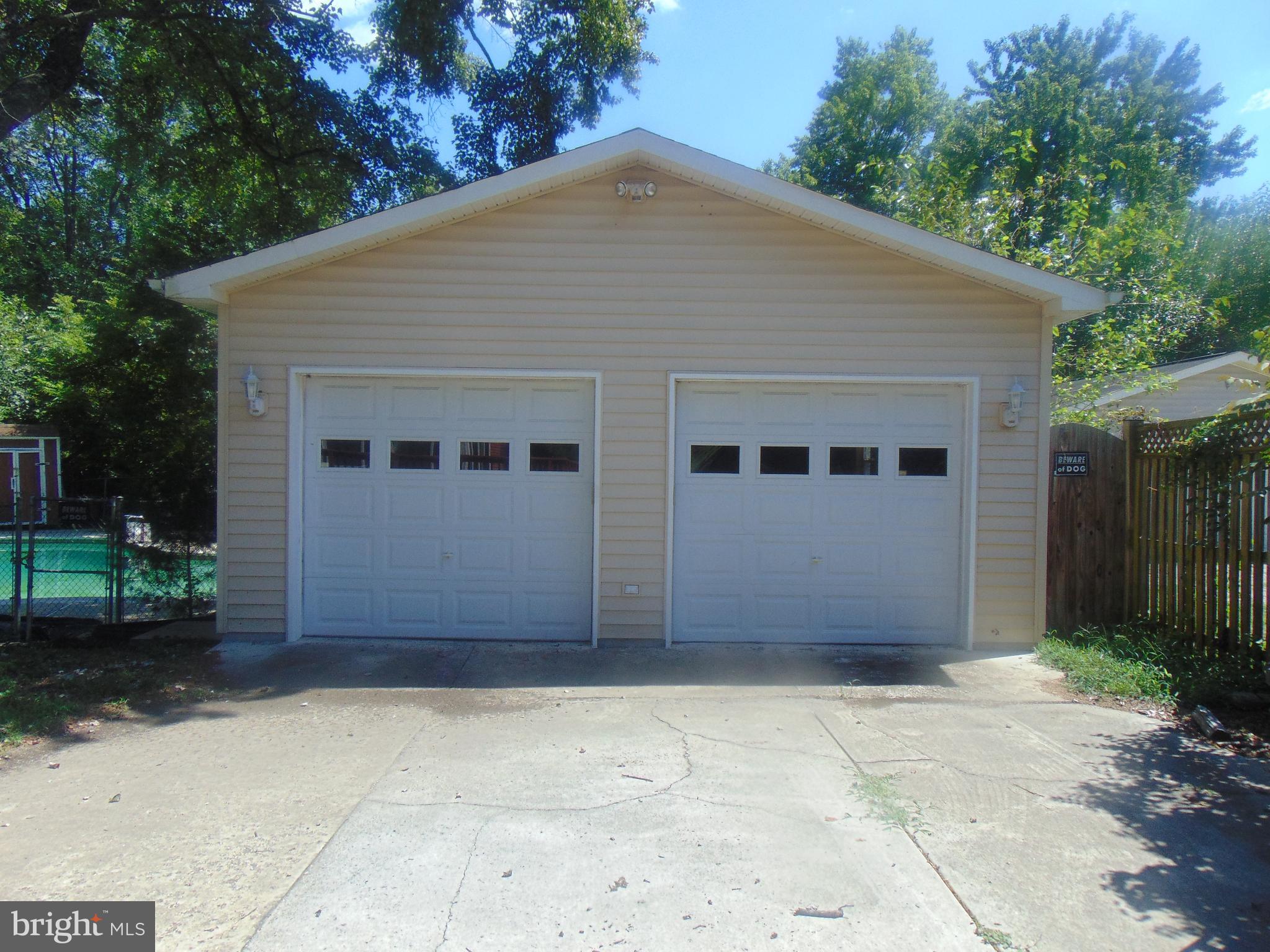 6805 Highbridge Road Bowie, MD 20720 - Photo 4 of 65 Garage