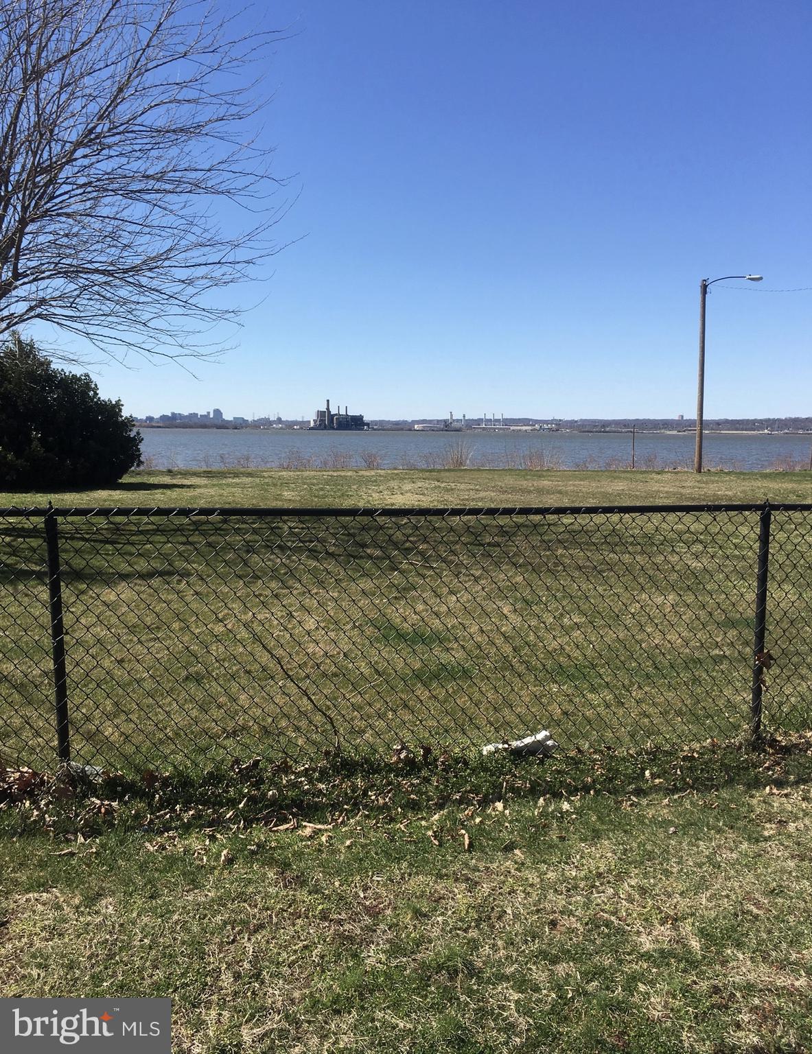 29 Delaware Drive Carneys Point, NJ 08069 - Photo 2 of 9