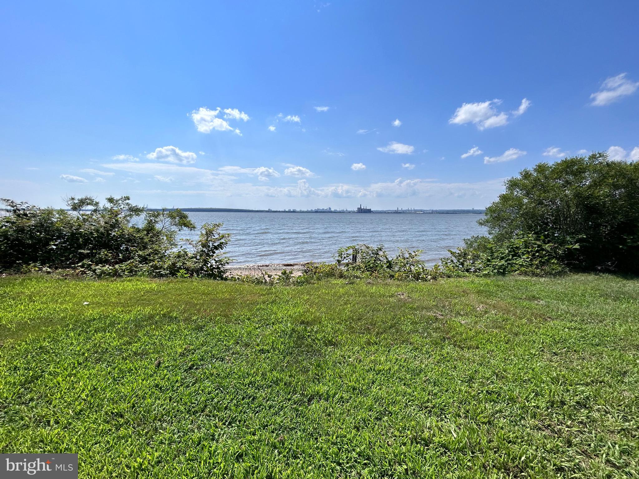 29 Delaware Drive Carneys Point, NJ 08069 - Photo 3 of 9