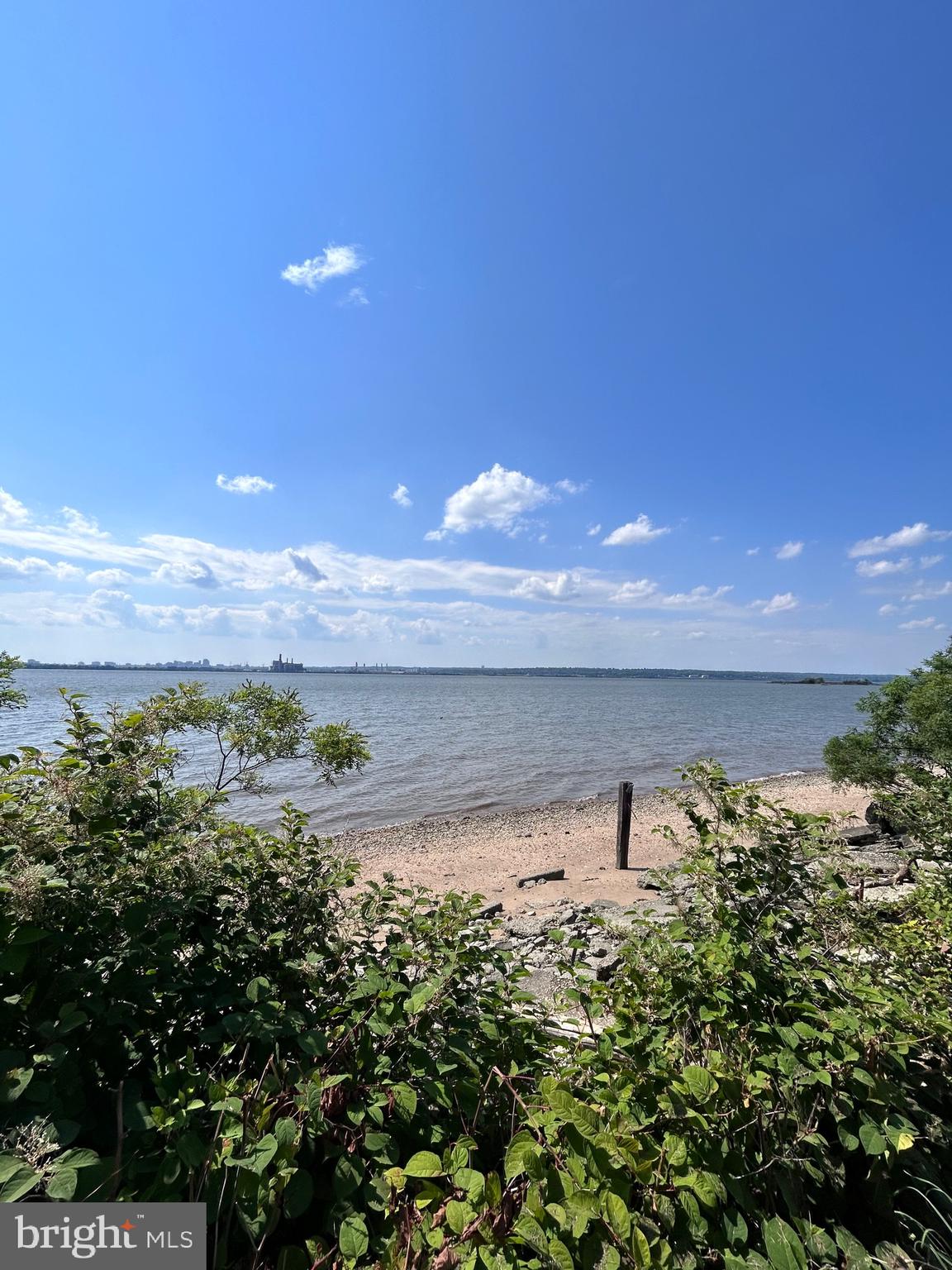 29 Delaware Drive Carneys Point, NJ 08069 - Photo 5 of 9