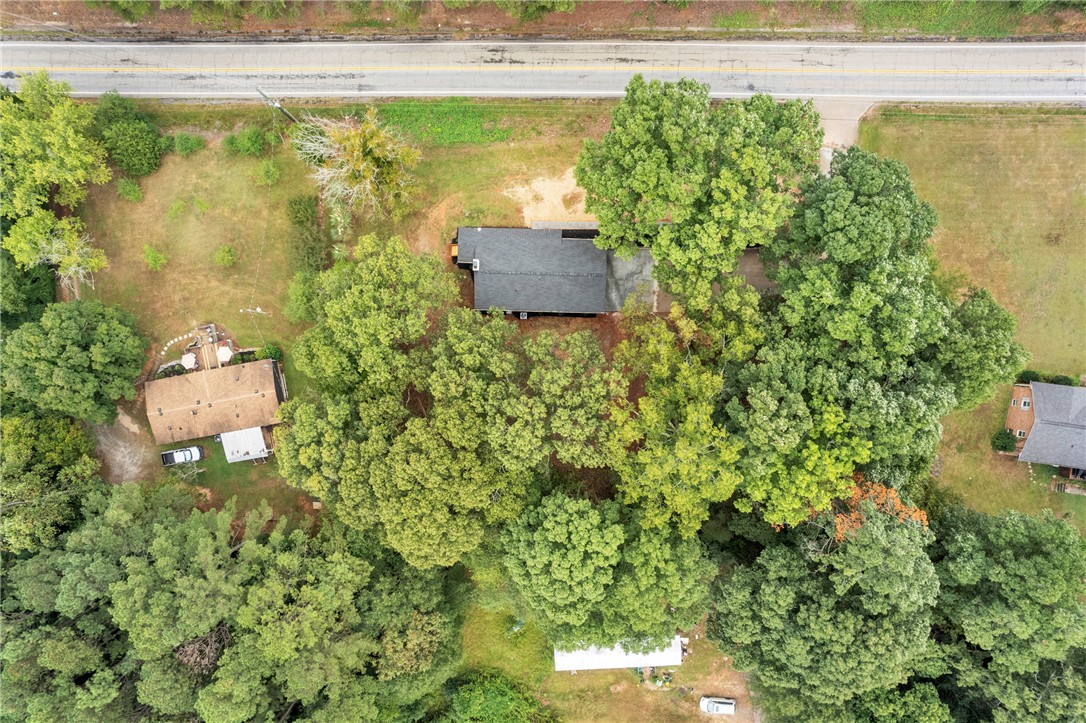 1424 Farrs Bridge Road Easley, SC 29640 - Photo 3 of 32
