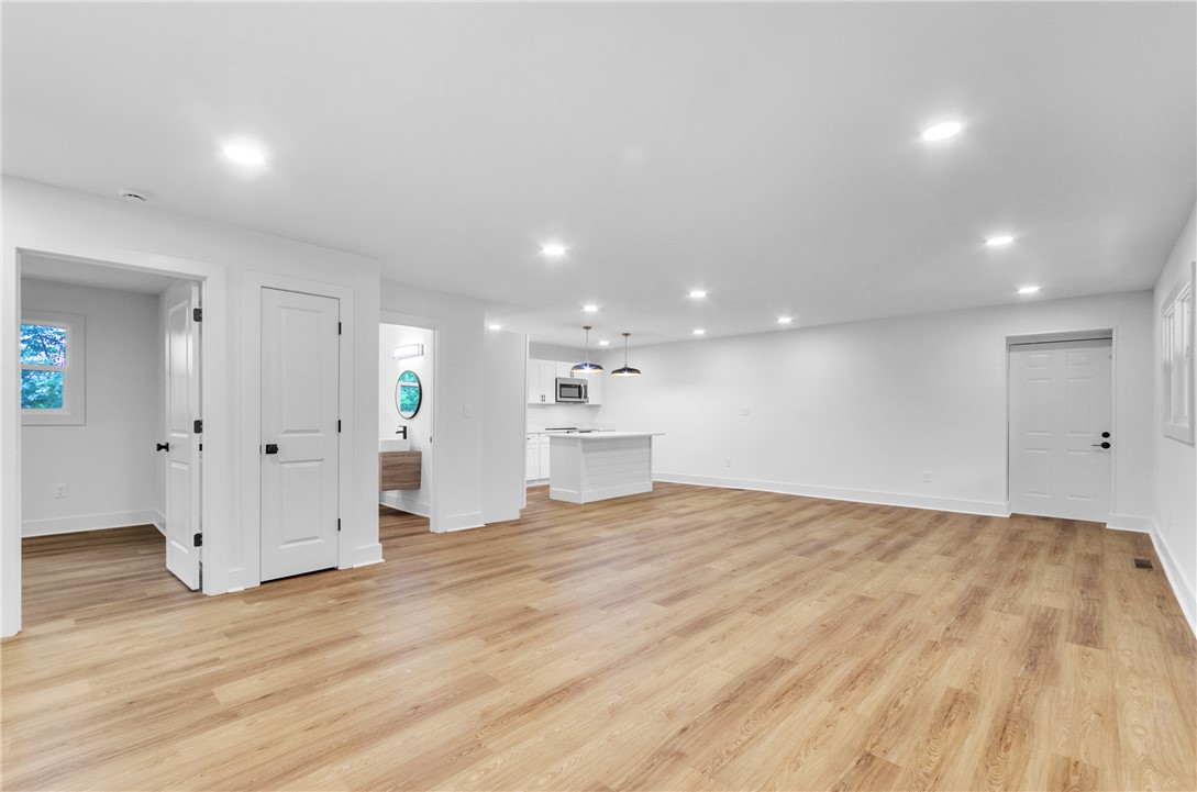 1424 Farrs Bridge Road Easley, SC 29640 - Photo 8 of 32