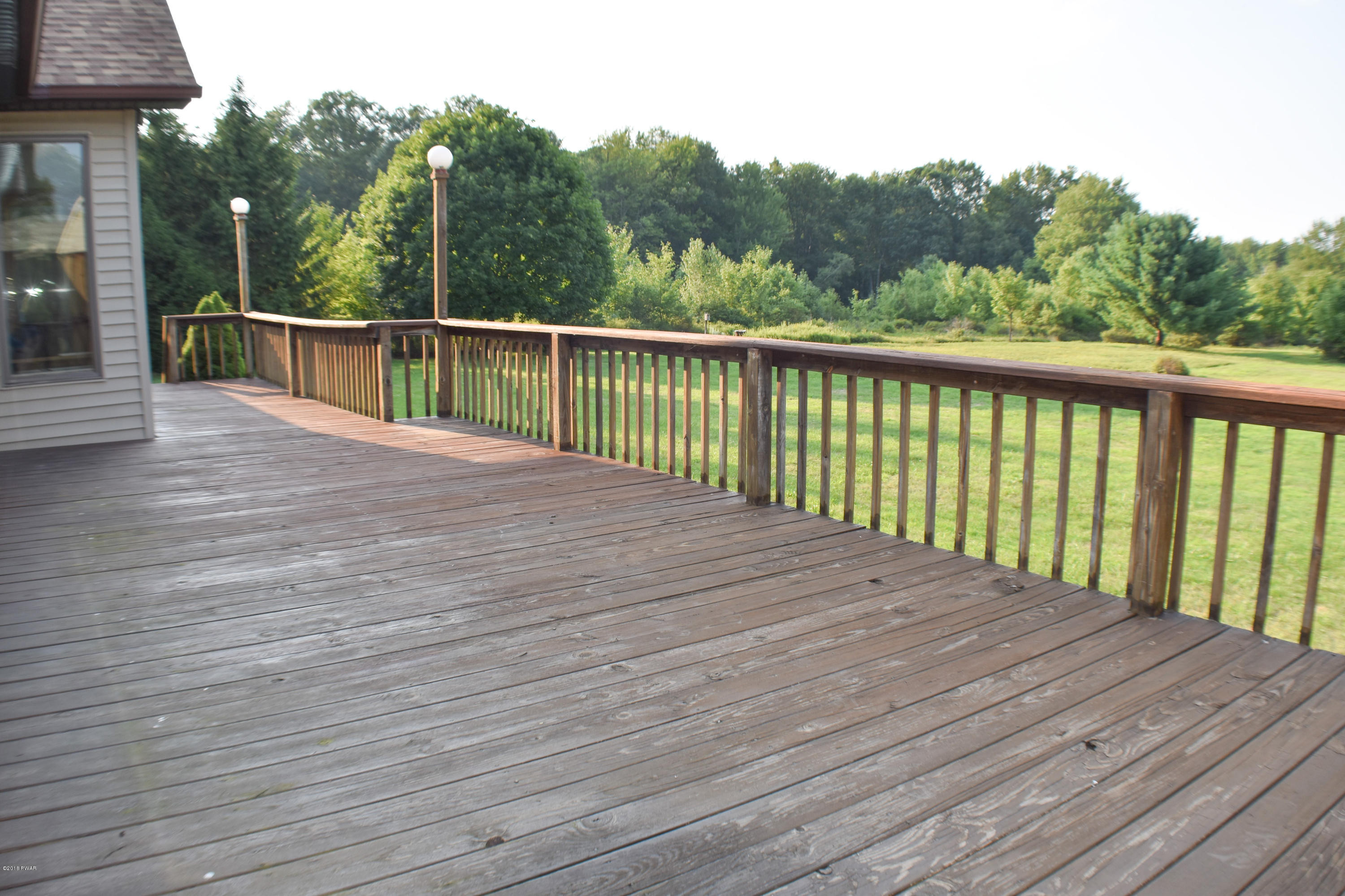 27 Grell Road Hawley, PA 18428 - Photo 2 of 20 Large Deck