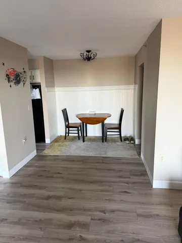 $139,900 | 6500 Woodlake Drive, Unit 705, Richfield, MN 55423