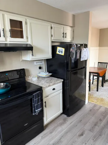 $139,900 | 6500 Woodlake Drive, Unit 705, Richfield, MN 55423