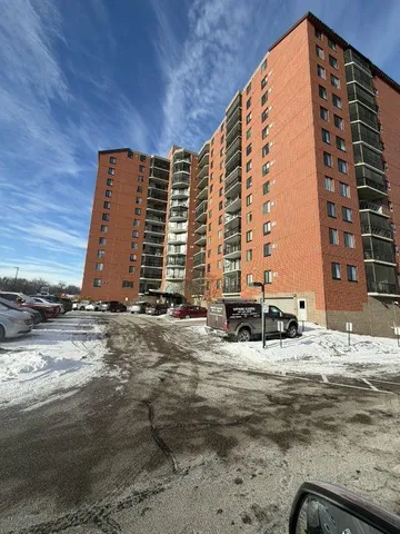 $139,900 | 6500 Woodlake Drive, Unit 705, Richfield, MN 55423