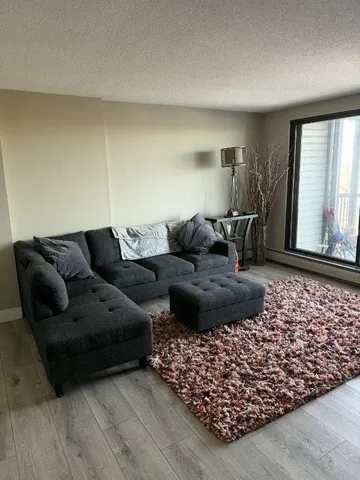 $139,900 | 6500 Woodlake Drive, Unit 705, Richfield, MN 55423