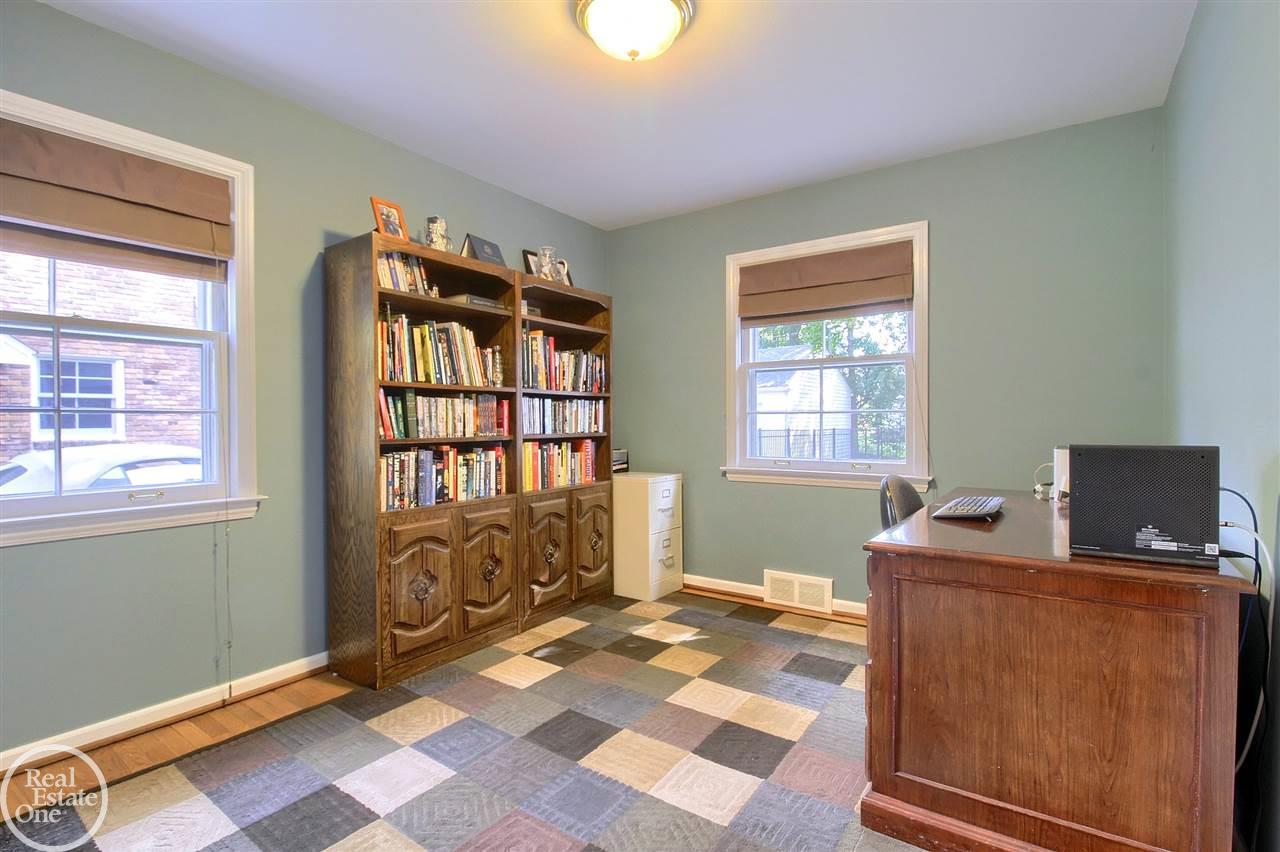 1044 Harvard Road Grosse Pointe, MI 48230 - Photo 17 of 30 31355471-16.JPG