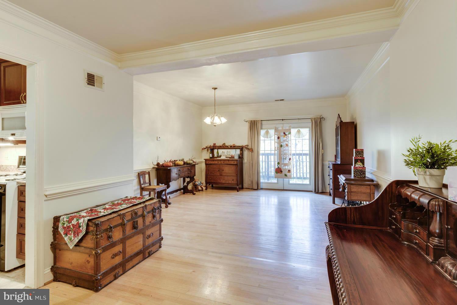 5712 Norton Road Alexandria, VA 22303 - Photo 14 of 30 Interior (General)