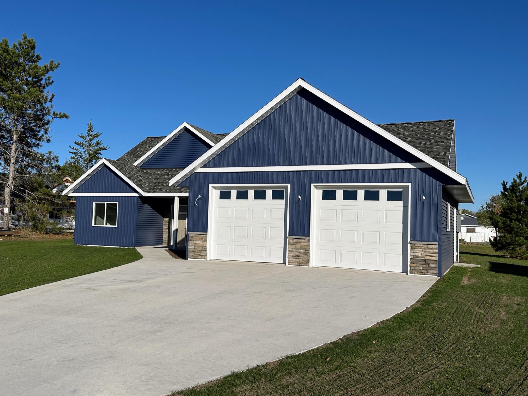 916 7th Avenue Northwest Perham, MN 56573 - Photo 8 of 28