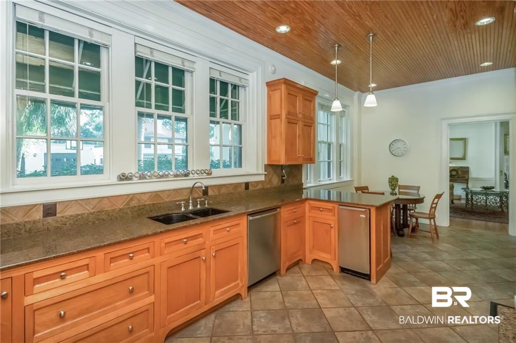 1615 Government Street Mobile, AL 36604 - Photo 16 of 46