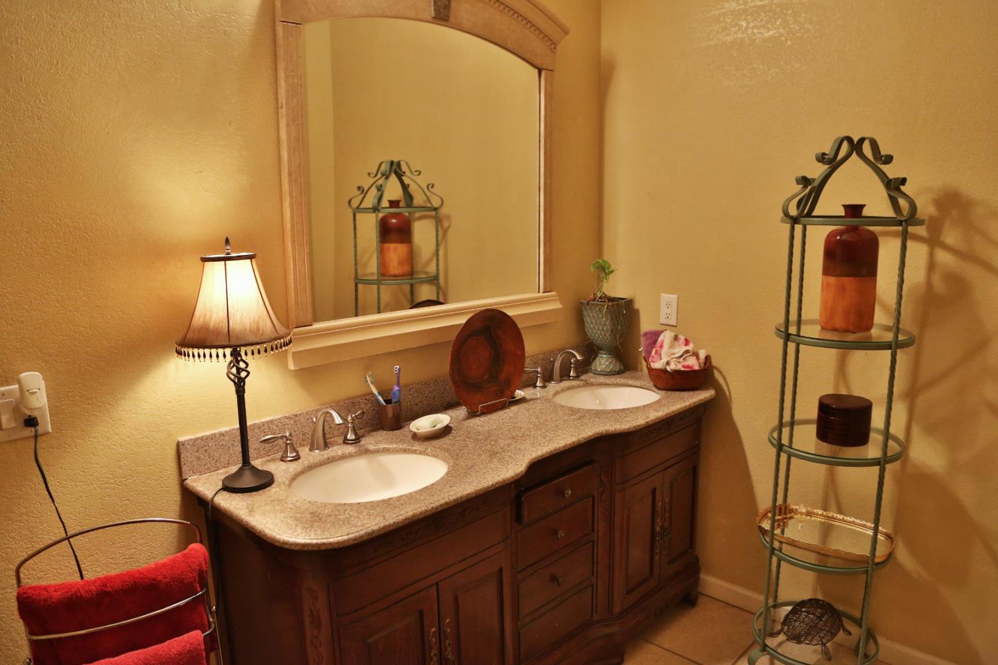 110 Lone Tree Road Hollister, CA 95023 - Photo 28 of 33 Gallery Image 28