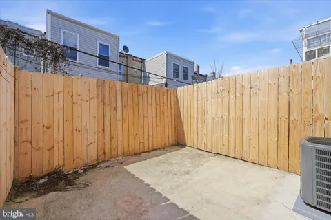 a view of a house with entryway