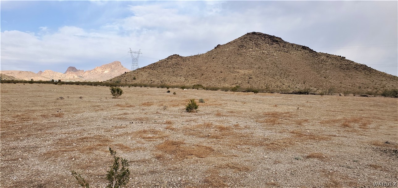 2097 Don Luis Road Golden Valley, AZ 86413 - Photo 3 of 9