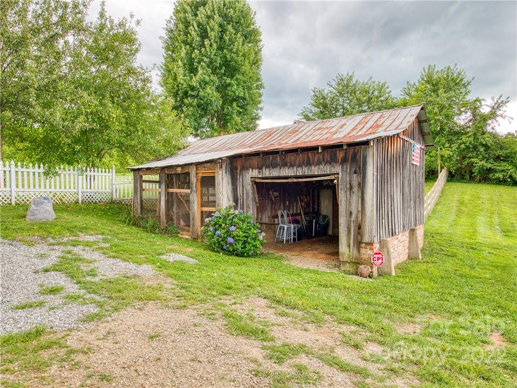 1066 Kims Cove Road Canton, NC 28716 - Photo 9 of 25