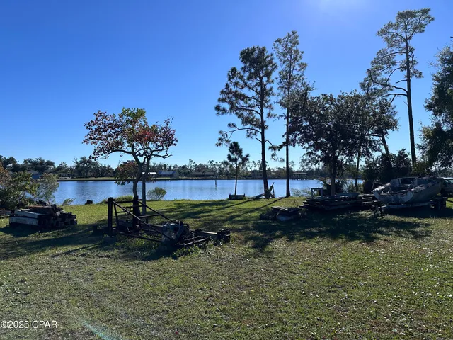 $900,000 | 7301 Suwanee Avenue, Southport, FL 32409