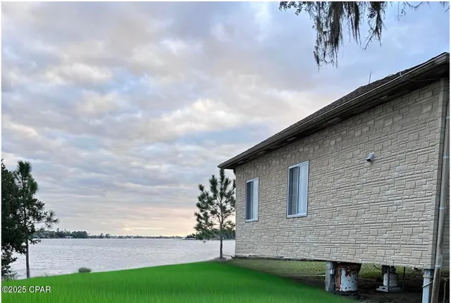 $900,000 | 7301 Suwanee Avenue, Southport, FL 32409