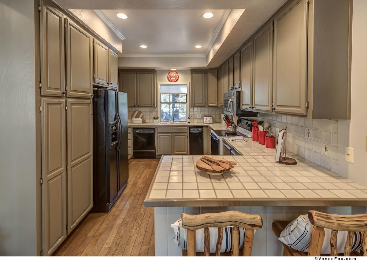 306 Skidder Trail Truckee, CA 96161 - Photo 5 of 21