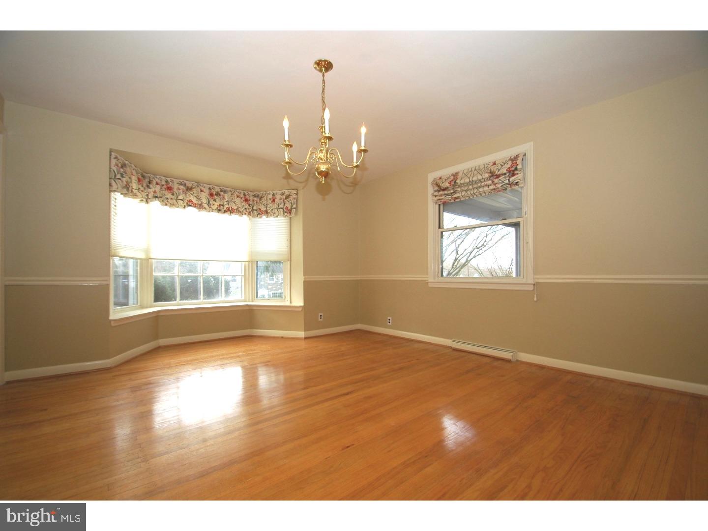 125 Kingston Road Cheltenham, PA 19012 - Photo 8 of 25 Dining Room