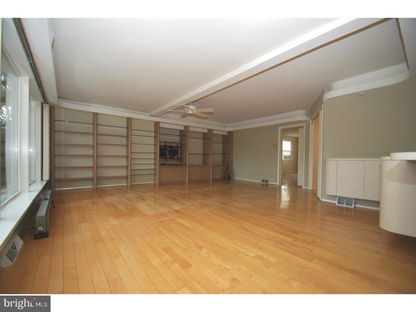 125 Kingston Road Cheltenham, PA 19012 - Photo 9 of 25 Family Room