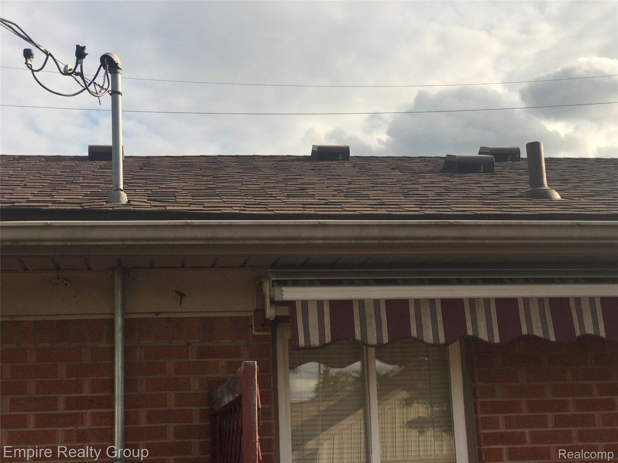 26944 Ford Road Dearborn Heights, MI 48127 - Photo 45 of 49 New 3 Dimentional Roof